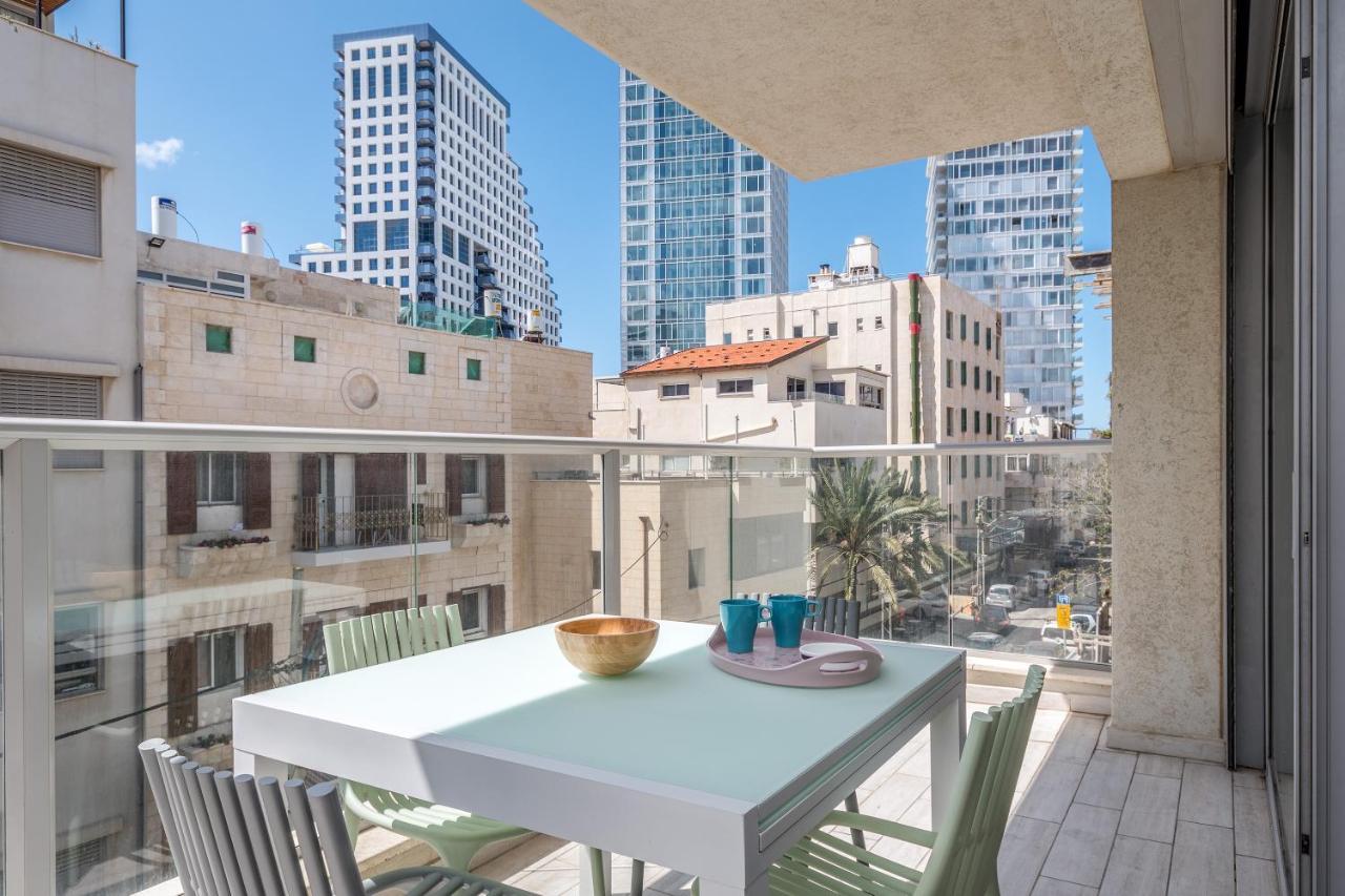 3 Bedrooms Apt Balcony & Parking Near Banana Beach テル・アビブ エクステリア 写真